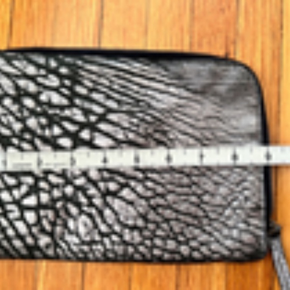 NWOT Eileen Fisher Metallic Black Bronze Leather iPad Mini Zip Case - Picture 5 of 5